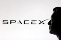 SpaceX de Elon Musk debuta en Nasdaq y alcanza valuación récord