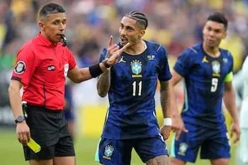 Raphinha admite que recibe más cariño fuera de Brasil a días del Mundial