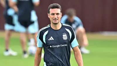 Argentina se entrenó bajo alerta de tornado y Scaloni define cuatro dudas para el debut ante Argelia