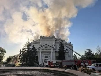 El museo "Panorama de la Defensa de Sebastopol" resultó dañado en un ataque con drones en Crimea. (Mikhail Razvozhayev/REUTERS)