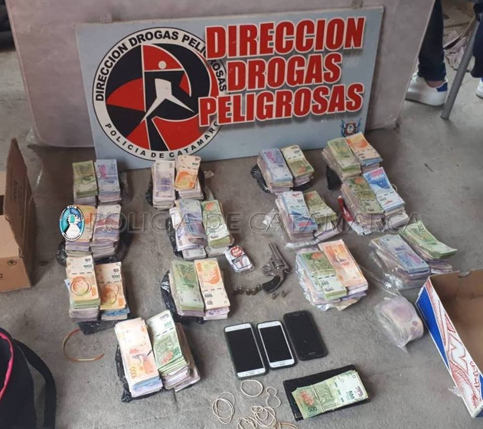 Desbaratan otra banda narco y secuestran una suma millonaria.