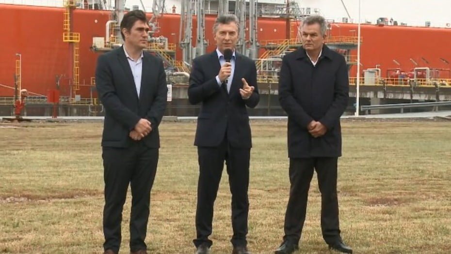 El buque regasificador Exemplar, un «símbolo de la decadencia energética durante la última década»