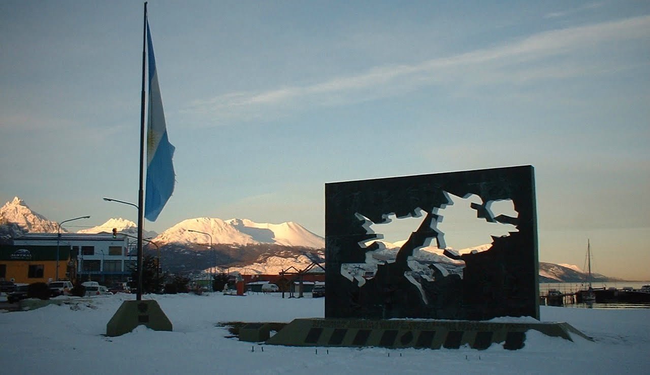 Argentina y Gran Bretaña acordaron el aumento de vuelos aéreos entre el continente y las islas Malvinas