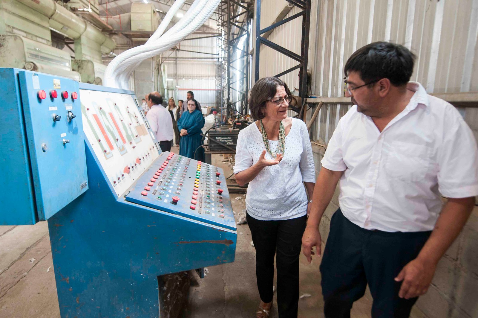 La Gobernadora Lucía Corpacci entregó maquinaria agrícola a productores de Capayán