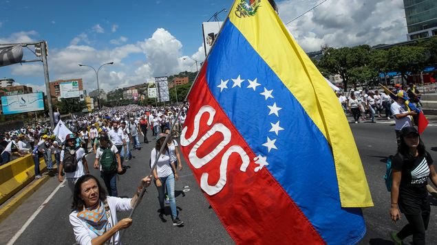 Venezuela: docentes chocan contra las fuerzas de seguridad en una protesta salarial