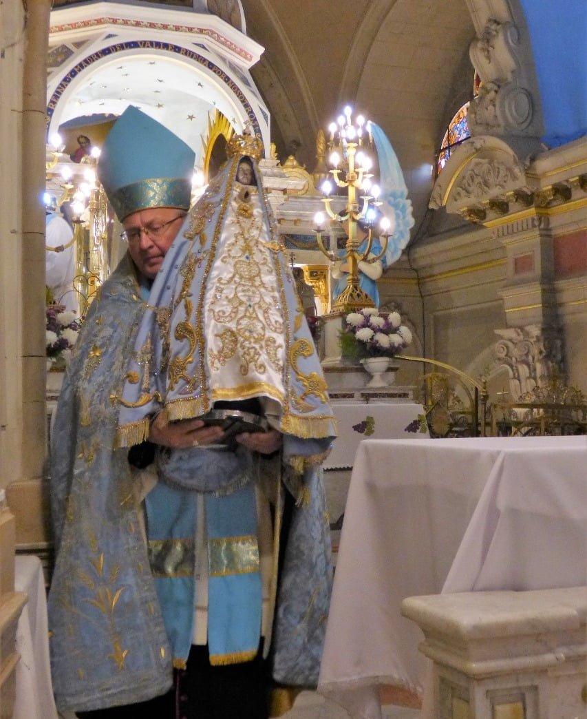 Con la Bajada de la Virgen dieron inicio las festividades marianas