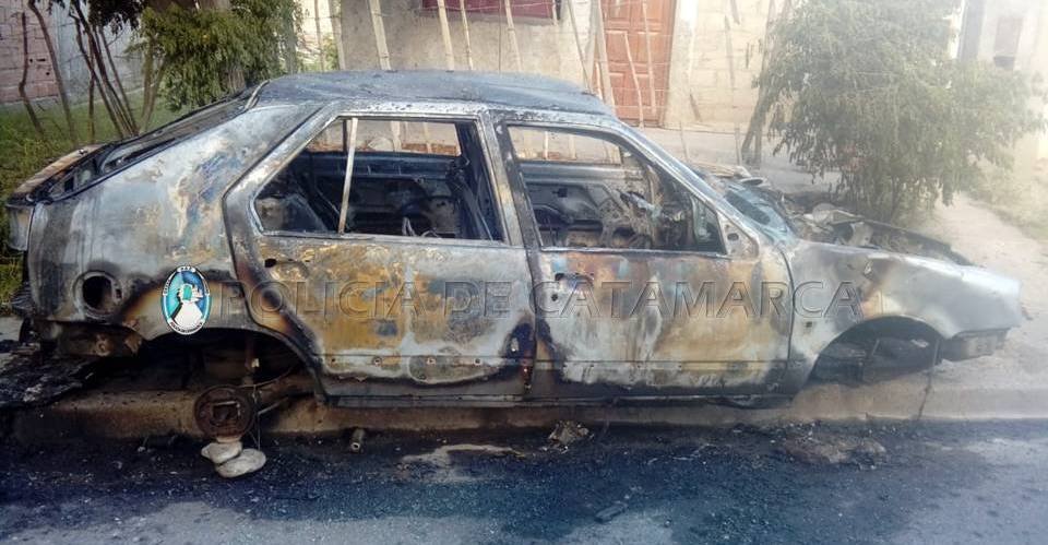Esta mañana se produjo el incendio de un vehículo en el sur de la Capital