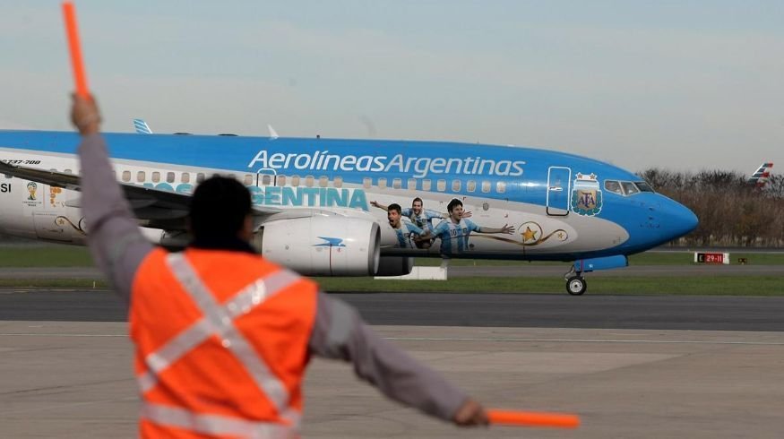 Aerolíneas Argentinas: suspendieron a 376 empleados