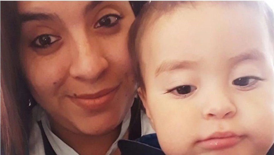 La historia de una mamá que vende empanadas y pastelitos para que su bebé pueda ir al Hospital Garrahan