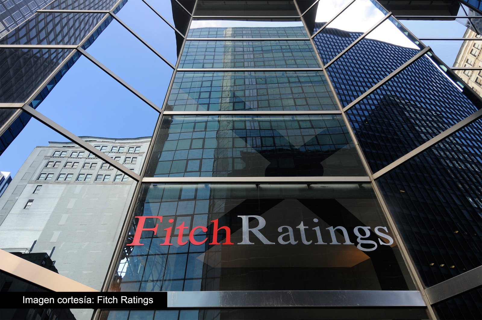 Fitch bajó la clasificación de Argentina a «negativo» por «intensa inestabilidad» económica