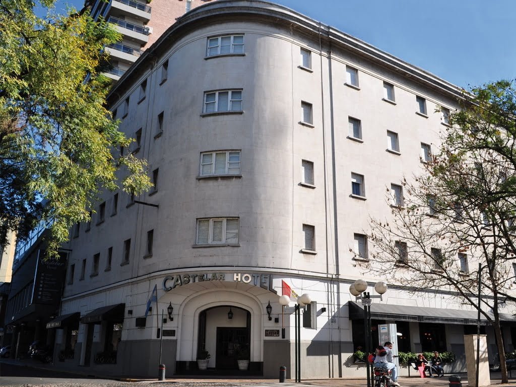 Santa Fe: nena cayó del 4º piso de un hotel, y se cree que es por sonambulismo