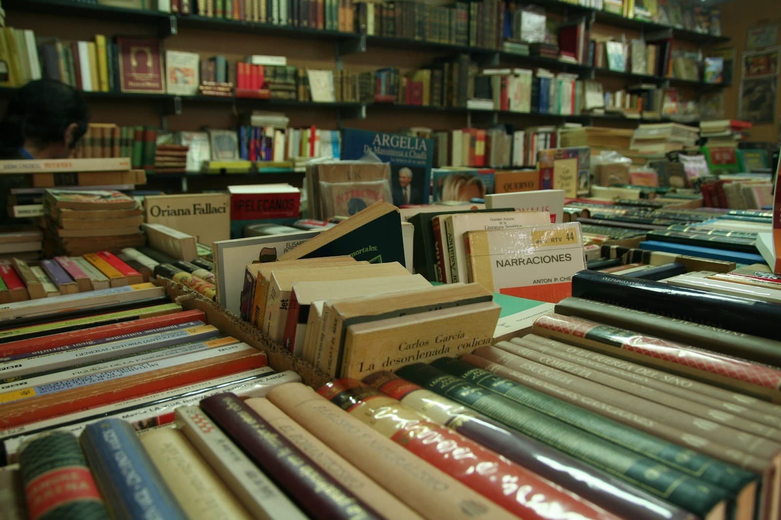 Organizan un «mercado de libros» en la plaza 25 de Mayo