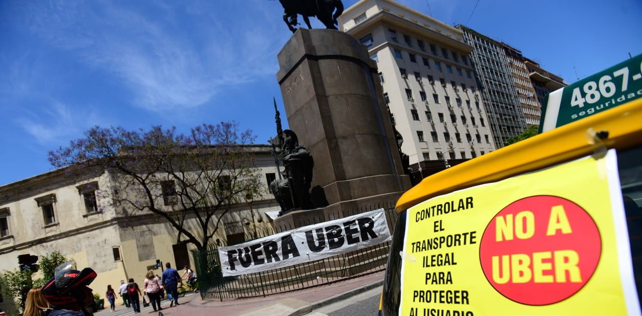 Se aprobó la ley anti UBER