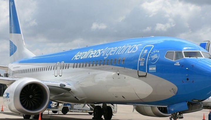 Aerolíneas Argentinas suspendió todos los vuelos del lunes por una medida gremial