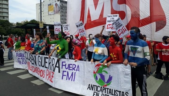 Con una fuerte custodia policial, inició la protesta contra la cumbre del G20