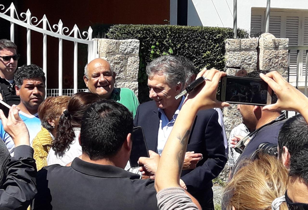 Macri visitó El Rodeo para filmar spots con los vecinos