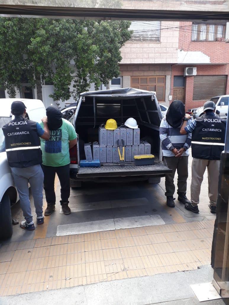 Detienen a tucumanos que robaban equipos de telefonía celular en Catamarca