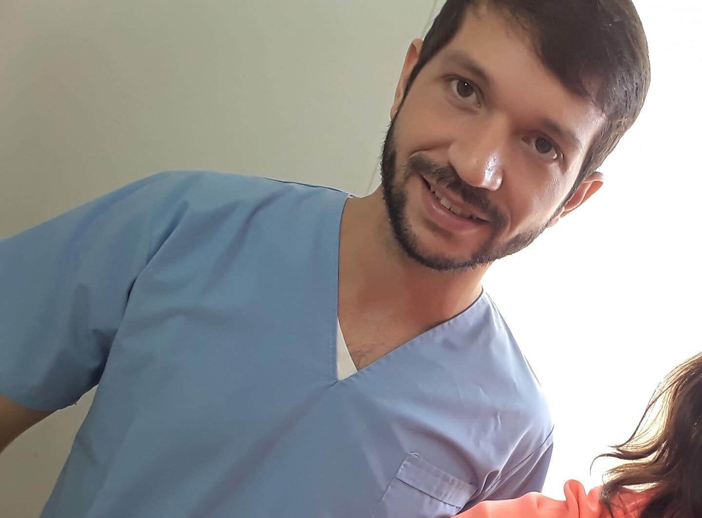 Destacan a veterinario sanjuanino que salva vidas de callejeros de forma desinteresada