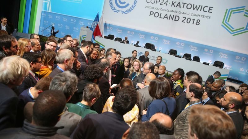 La cumbre del clima busca en sus últimas horas dar un paso adelante contra el cambio climático