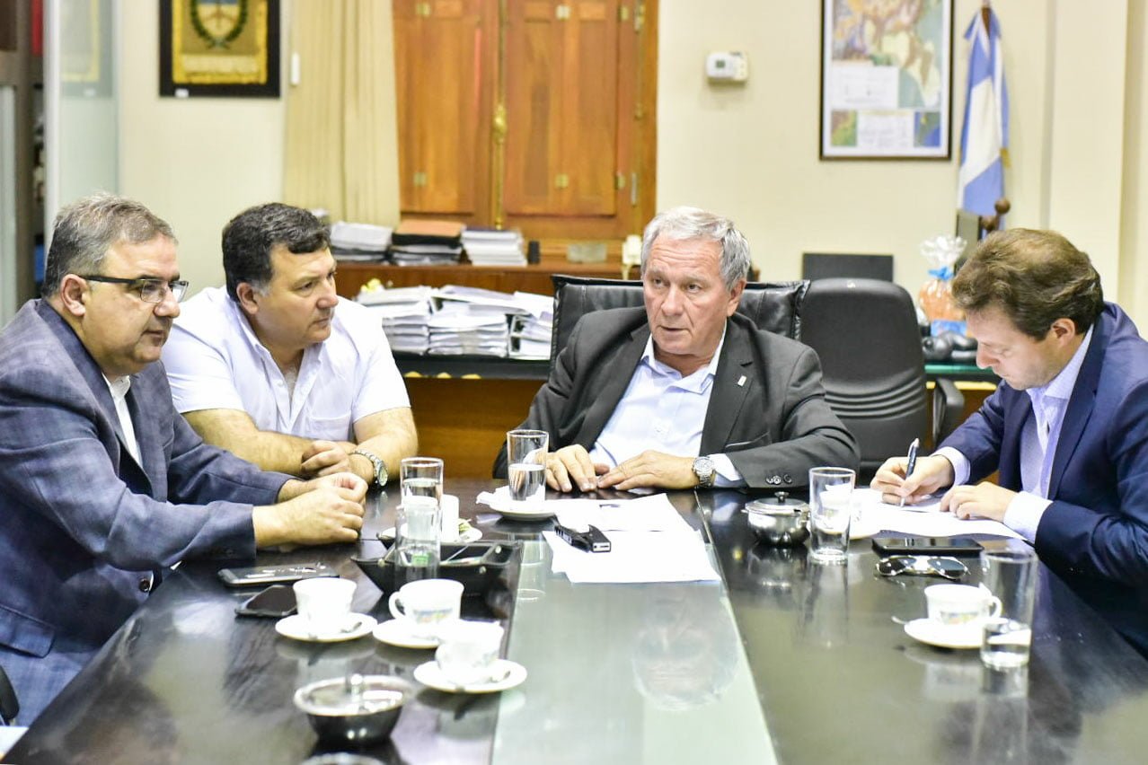 Obras Públicas, Aguas, y SFVC firmaron un convenio para obras de cloacas en el Portal del Norte