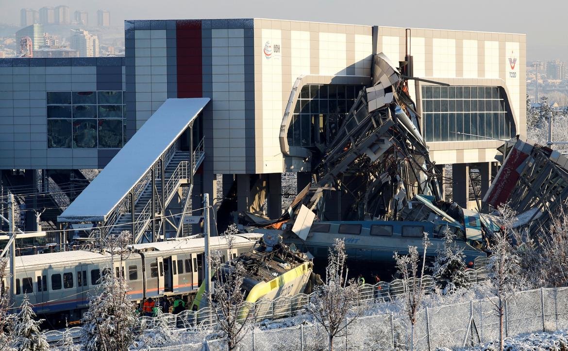 Trágico accidente de tren en Turquía: varios muertos y decenas de heridos