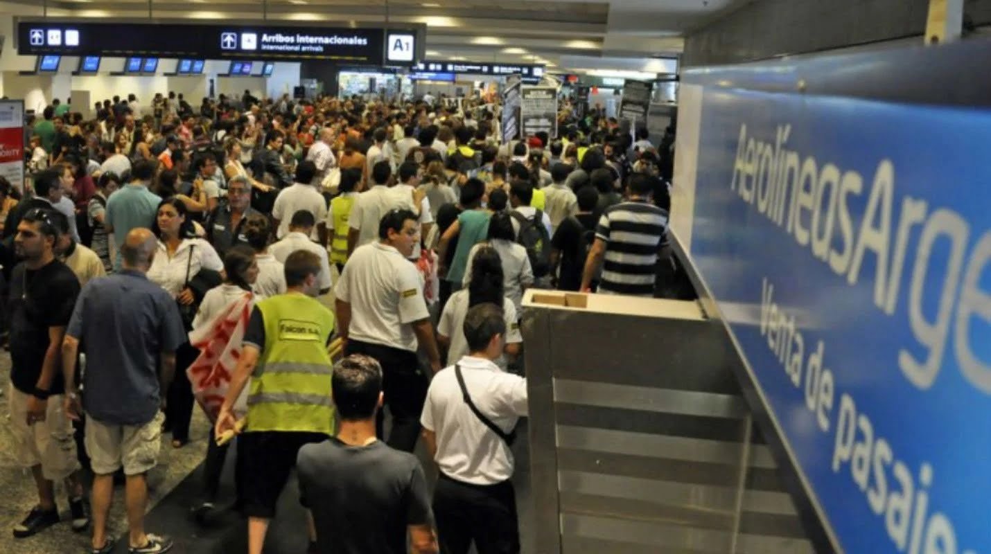 Huelga en Aerolíneas: dejarán en suspenso las sanciones a empleados