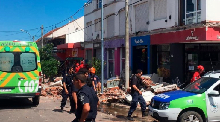 Murieron una mujer y su hija por el derrumbe de un balcón en mar del plata