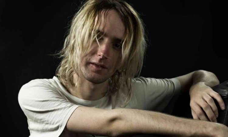 Internaron a Benito Cerati tras desvanecerse en la calle y golpearse la cabeza