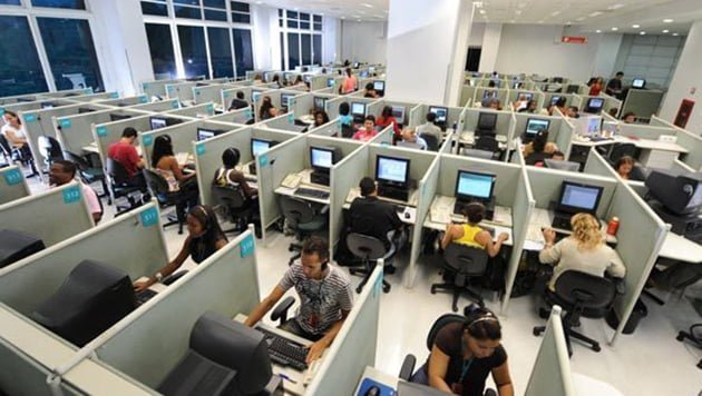 Trabajadores de un call center denuncian despidos