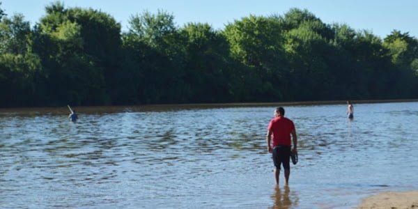 Dos jóvenes murieron ahogados tras tirarse al río luego de una fiesta, en Corrientes