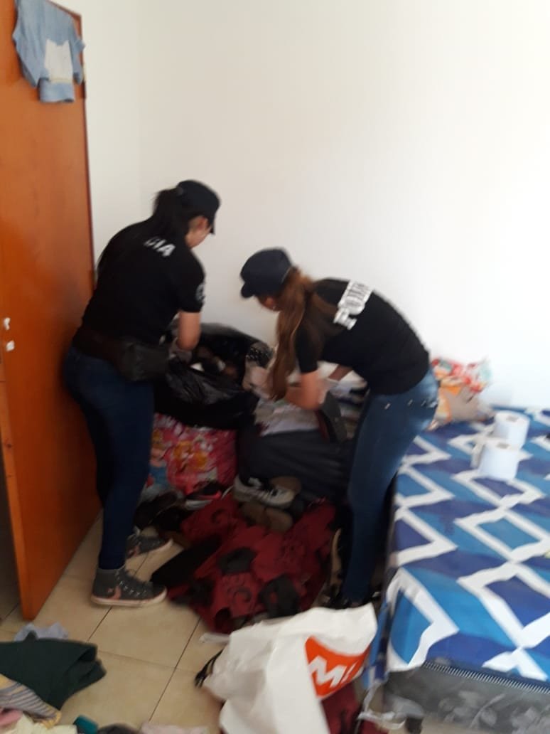 Investigan supuesto caso de trata a raíz del golpe de la Policía a banda boliviana