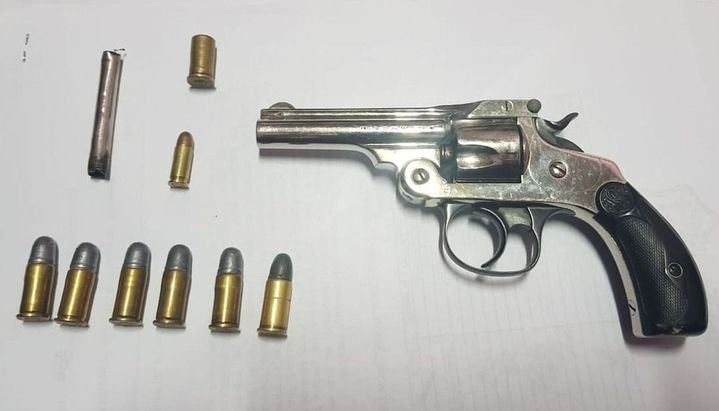 Decidió encadenar a sus hijos para que no sigan delinquiendo