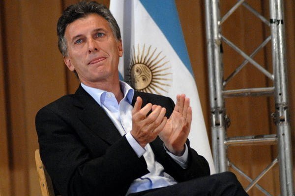 Macri aplaude la «valentía» femenina en días marcados por denuncias de abusos
