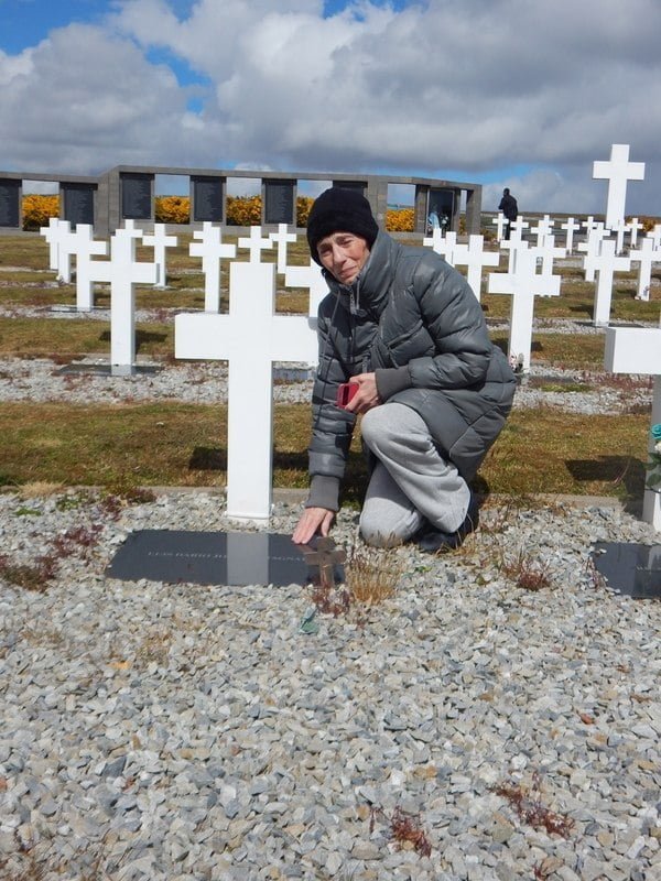 La promesa de una viuda a 36 años de Malvinas: llegan los restos de un soldado, caído en la guerra, a territorio cordobés