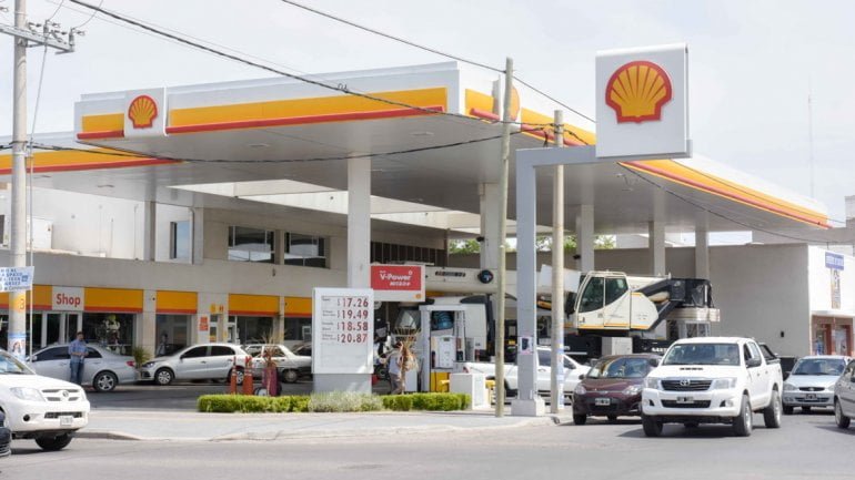 Shell bajará hasta 3,8% los precios de sus naftas