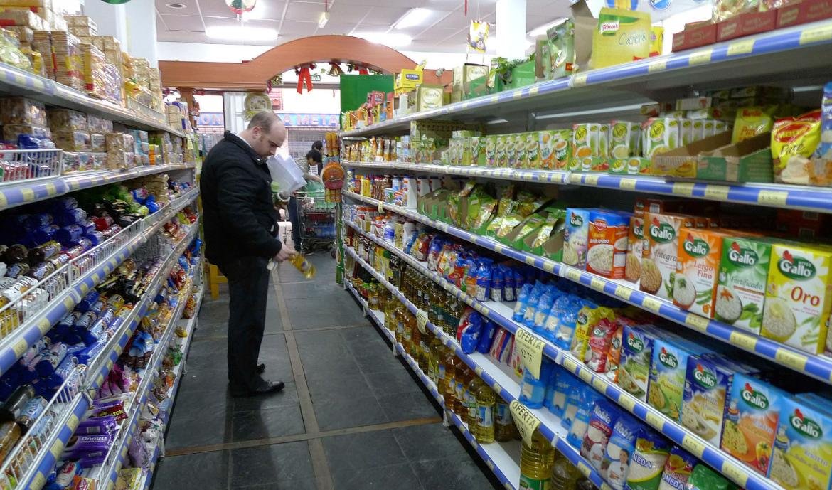 La inflación de noviembre fue de 12,8% y llegó a 160,9% interanual