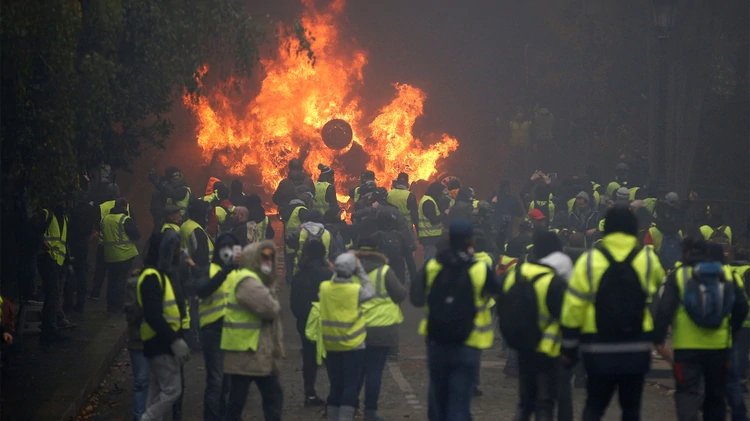 El G20 con Macron en Argentina, mientras hay protestas y disturbios de «chalecos amarillos» en París