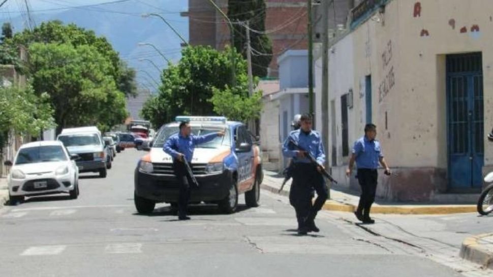 Breves policiales: aprehensión tras intento de robo, y esclarecimientos de ilícitos