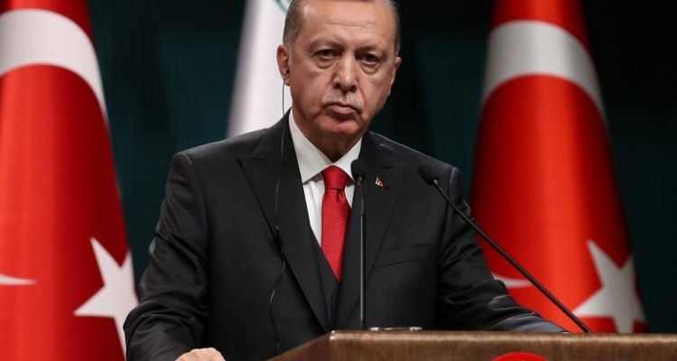 Erdogan promete que eliminaran al Estado Islámico y a milicias kurdas tras retirada de EEUU de Siria