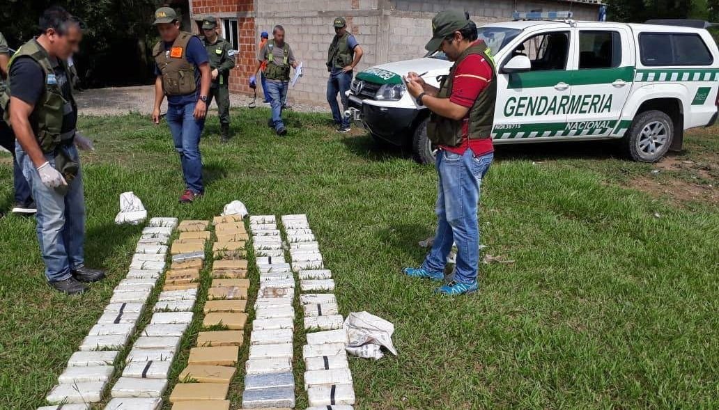 Golpe al narcotráfico: secuestran 4 avionetas y 362 kilos de cocaína en Rosario de la Frontera