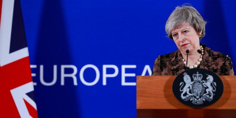 «¿Mujer o gente estúpida?»: acusan a líder de la oposición de insultar a primera ministra británica