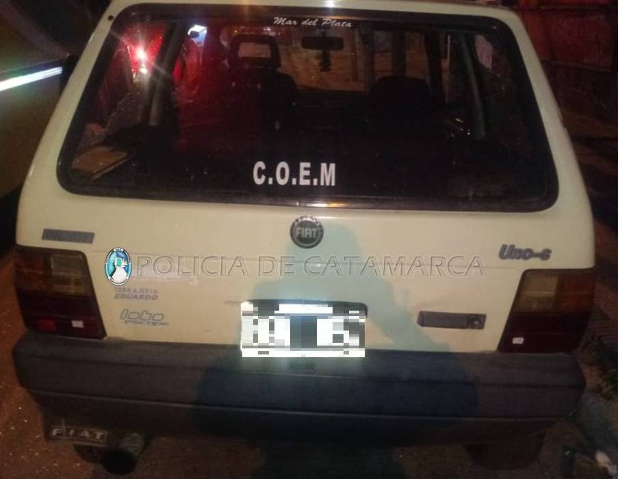 Persecución cinematográfica: Automovilista huye de un control y atropella a policías