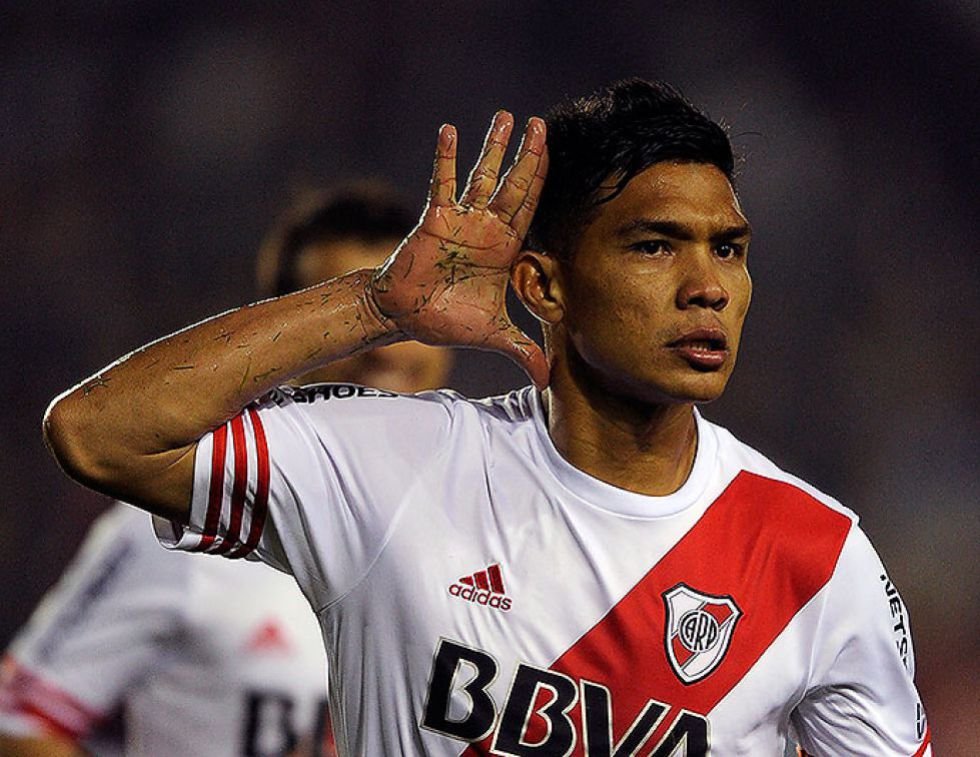 Mercado de pases: Gustavo Alfaro se fue de Huracán; Independiente se mete en la pelea por Kannemann y Teo Gutiérrez