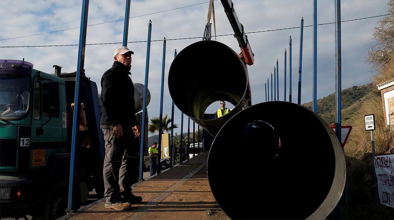 Se complica el rescate del nene español que cayó en un pozo: recién podrían sacarlo en dos días