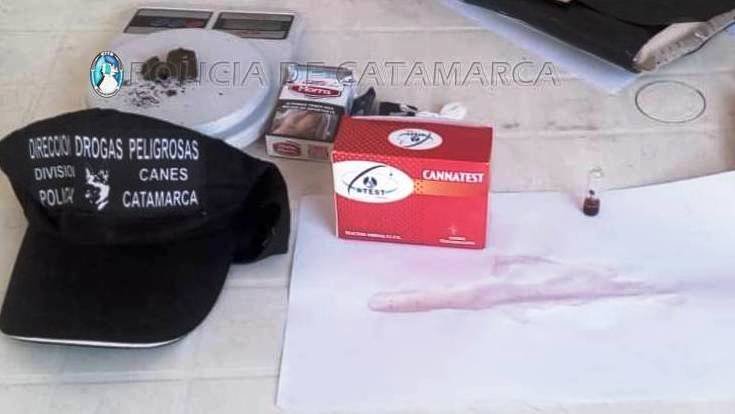 Secuestran droga en Ambato: Cuatro jóvenes arrestados