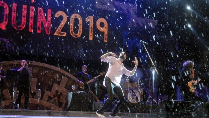 La lluvia no empañó la fiesta que armó Abel Pintos en Cosquín