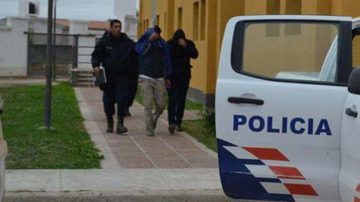 Insólito: Santiagueño borracho ingresó a la comisaría e insultó a los policías