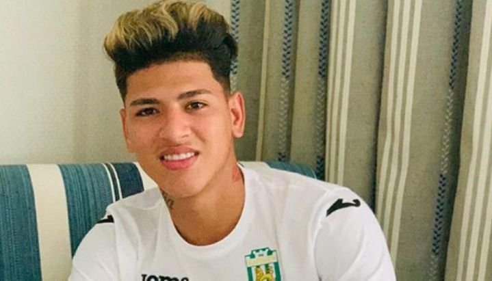 El «Neymar colombiano», llegó al país para firmar contrato con River