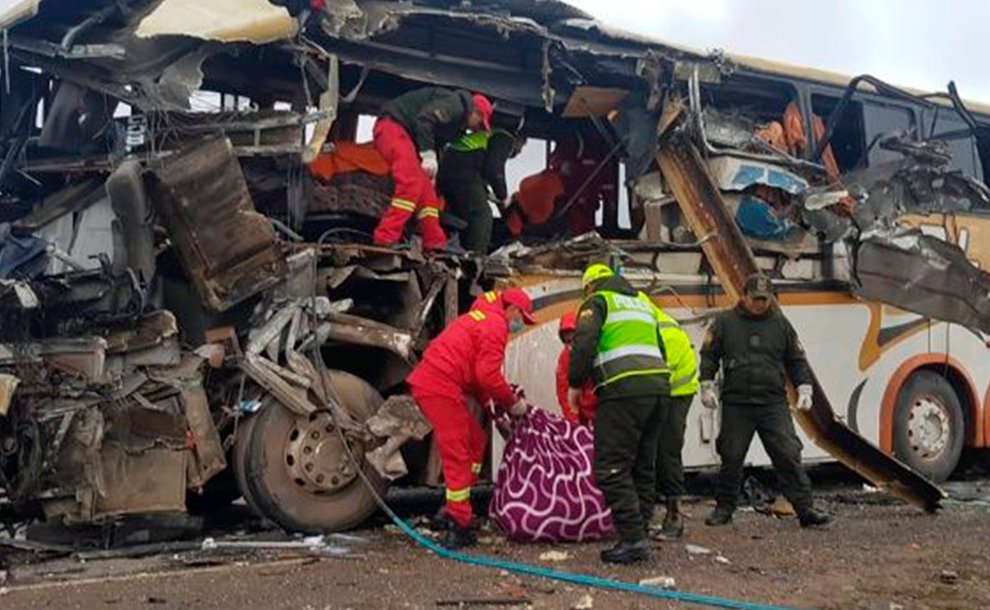 Sobrevivientes del accidente aseguran que los atendieron mal en el hospital en Bolivia