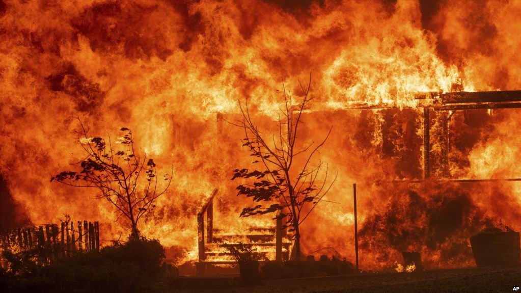 Se incendió una guardería náutica en Villa La Ñata